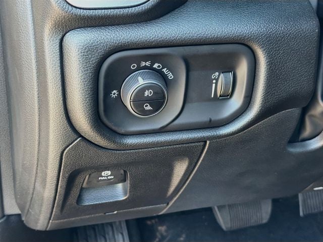 2027 RAM 1500 Big Horn/Lone Star