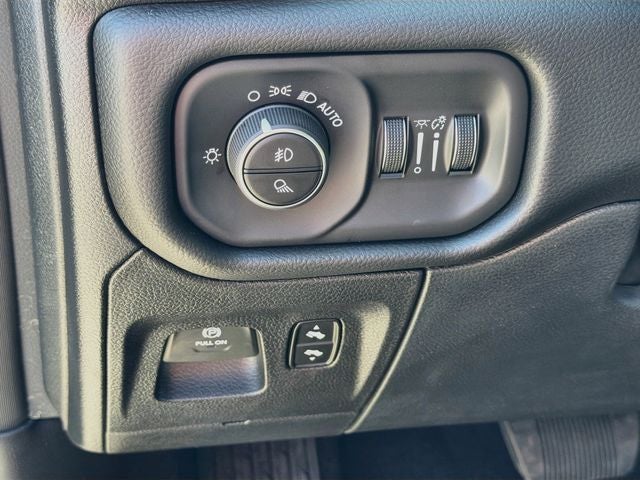 2027 RAM 1500 Big Horn/Lone Star