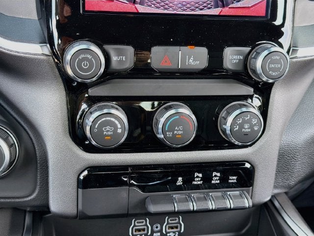2027 RAM 1500 Big Horn/Lone Star