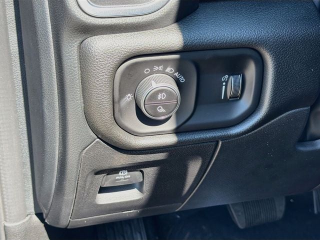 2027 RAM 1500 Big Horn/Lone Star