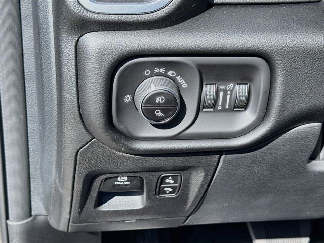 2027 RAM 1500 Big Horn/Lone Star