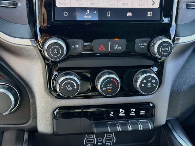 2027 RAM 1500 Big Horn/Lone Star