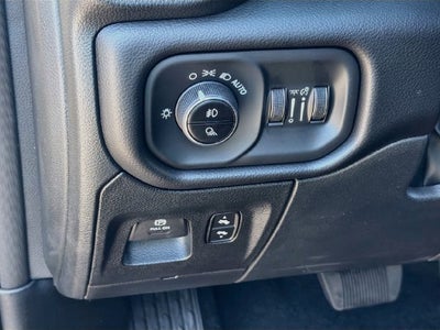 2027 RAM 1500 Big Horn/Lone Star