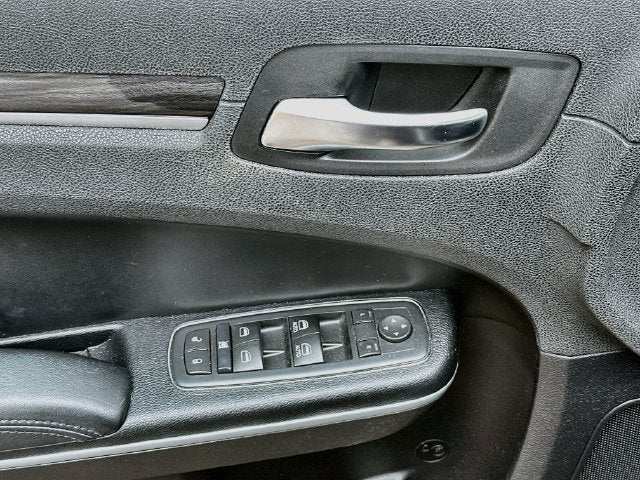 2015 Chrysler 300 Limited