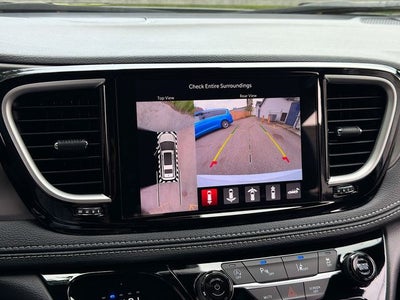2027 Chrysler Pacifica Select