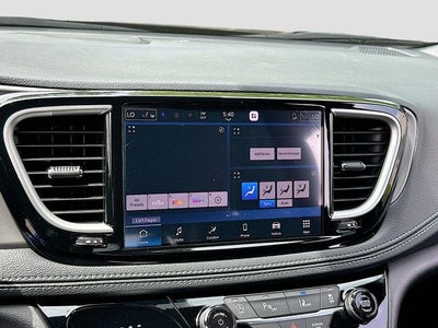 2027 Chrysler Pacifica Select