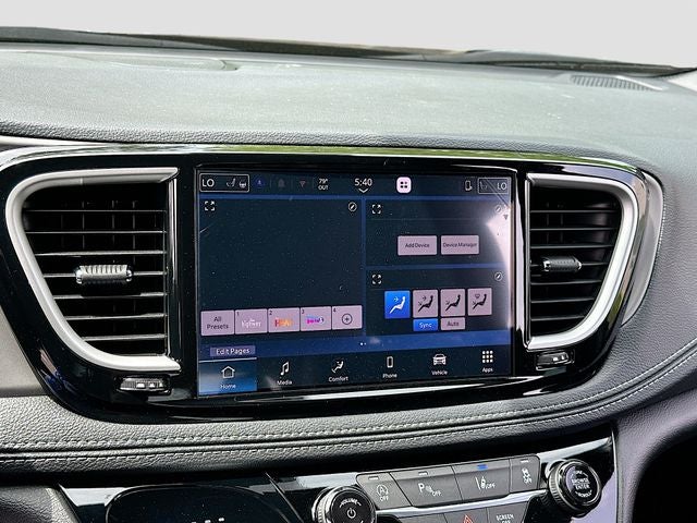 2027 Chrysler Pacifica Select