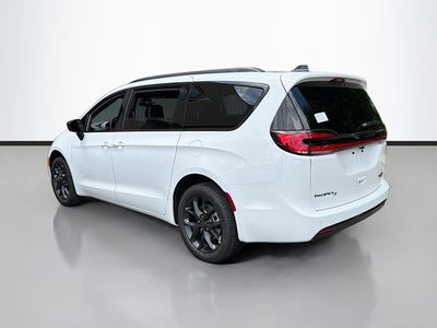 2027 Chrysler Pacifica Limited