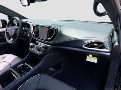 2027 Chrysler Pacifica Limited