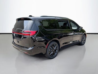 2027 Chrysler Pacifica Limited