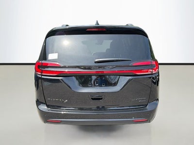 2027 Chrysler Pacifica Limited