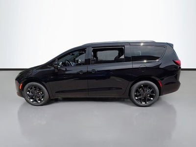 2027 Chrysler Pacifica Limited