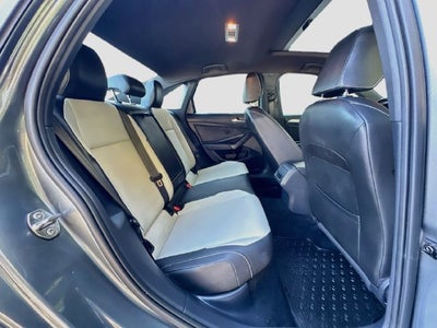 2019 Volkswagen Jetta R-Line