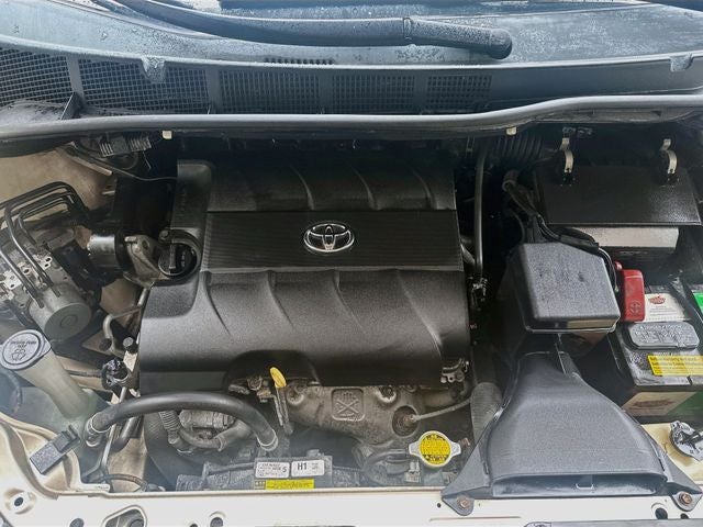 2014 Toyota Sienna LE 8 Passenger