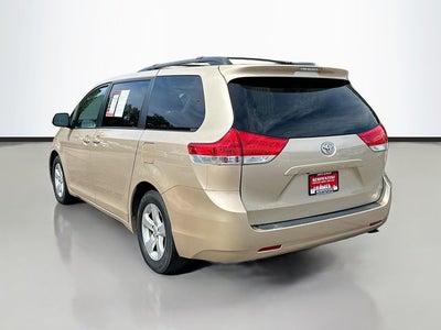2014 Toyota Sienna LE 8 Passenger