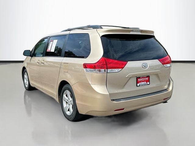 2014 Toyota Sienna LE 8 Passenger