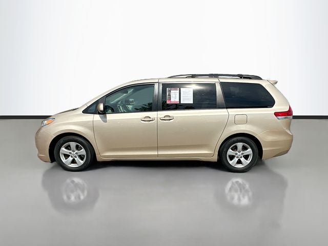 2014 Toyota Sienna LE 8 Passenger