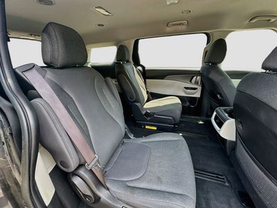 2022 Kia Carnival LX