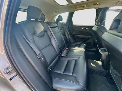 2018 Volvo XC60 T5 Momentum