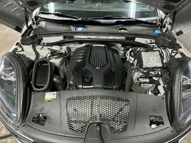 2023 Porsche Macan T