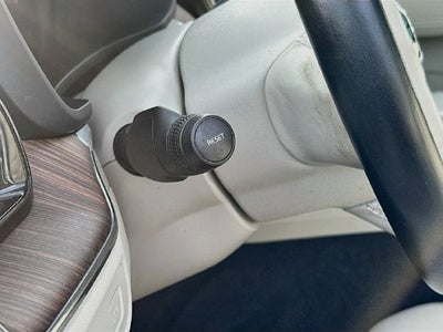 2022 Volvo XC60 B5 Momentum AWD