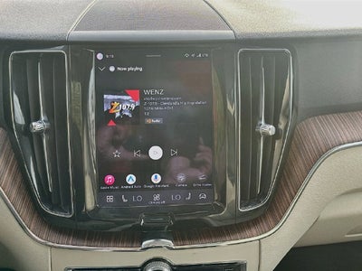 2022 Volvo XC60 B5 Momentum AWD