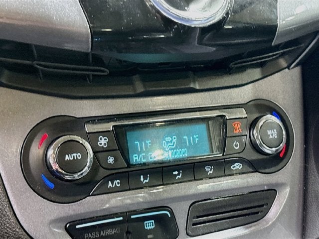 2014 Ford Focus Titanium W/ MOONROOF
