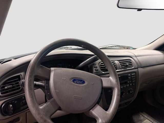 2004 Ford Taurus SE