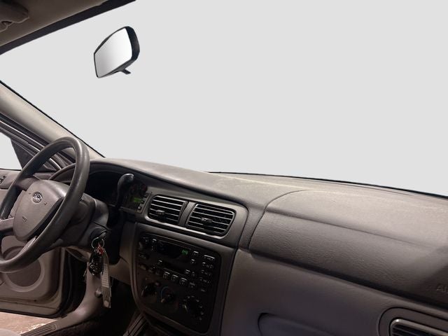 2004 Ford Taurus SE
