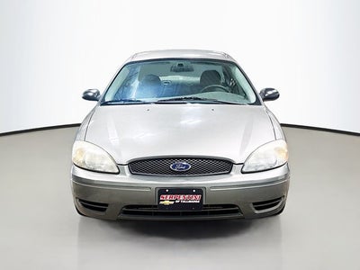 2004 Ford Taurus SE