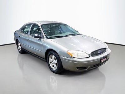 2004 Ford Taurus SE
