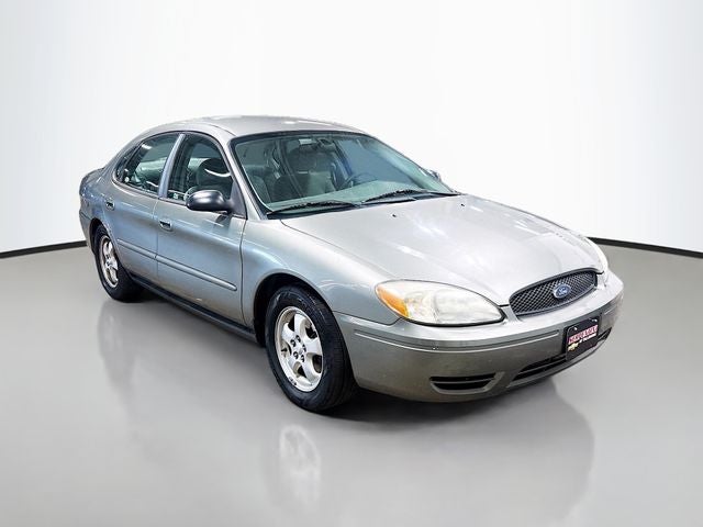2004 Ford Taurus SE