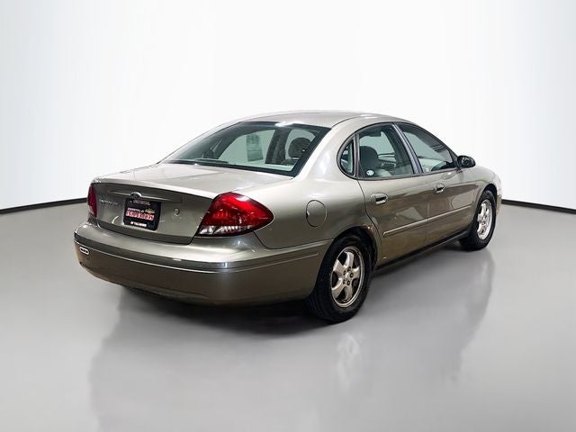 2004 Ford Taurus SE