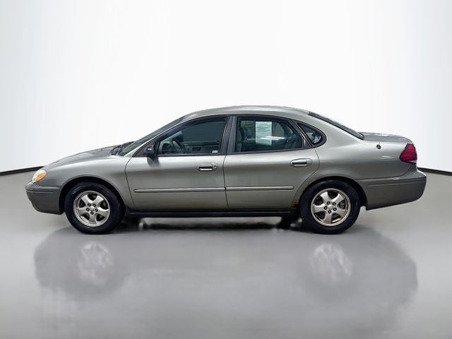 2004 Ford Taurus SE