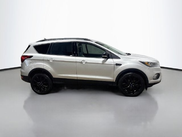 2019 Ford Escape Titanium W/ SUNROOF
