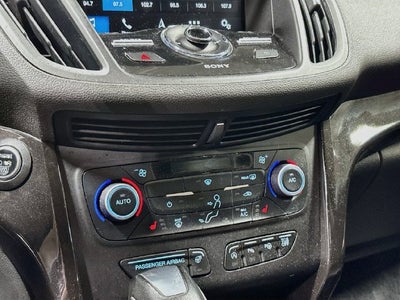 2019 Ford Escape Titanium W/ MOONROOF
