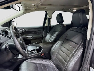 2019 Ford Escape Titanium W/ MOONROOF