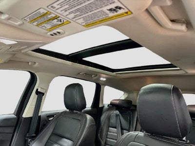 2019 Ford Escape Titanium W/ MOONROOF