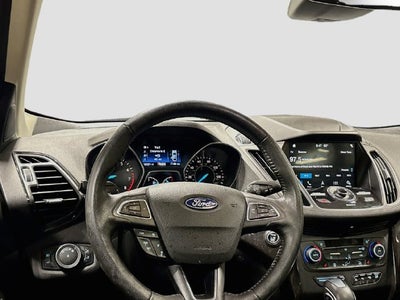 2019 Ford Escape Titanium W/ MOONROOF