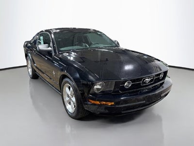 2007 Ford Mustang V6 Deluxe W/ CLEAN CARFAX