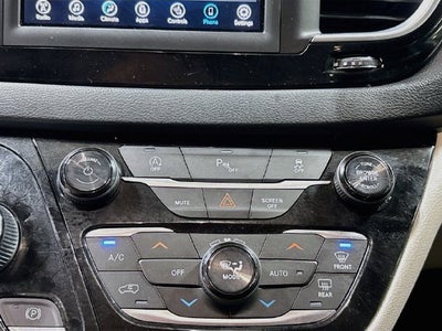 2020 Chrysler Pacifica Touring L CLEAN CARFAX!
