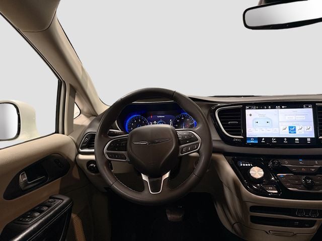 2022 Chrysler Pacifica Touring L W/ LEATHER