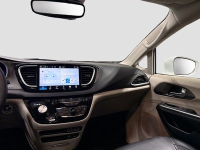 2022 Chrysler Pacifica Touring L W/ LEATHER