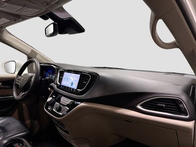 2022 Chrysler Pacifica Touring L W/ LEATHER