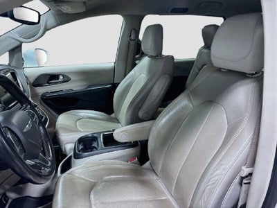 2021 Chrysler Pacifica Touring L CLEAN CARFAX!!