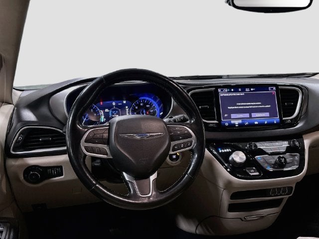 2021 Chrysler Pacifica Touring L CLEAN CARFAX!!