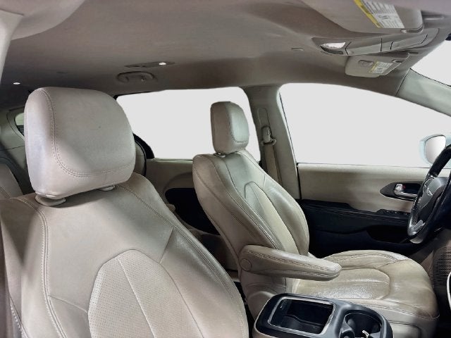 2021 Chrysler Pacifica Touring L CLEAN CARFAX!!