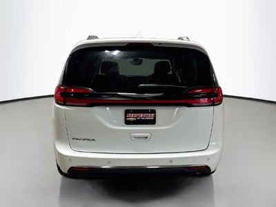 2021 Chrysler Pacifica Touring L CLEAN CARFAX!!