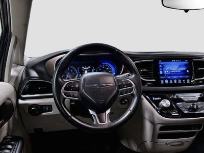 2017 Chrysler Pacifica Touring L CLEAN CARFAX!
