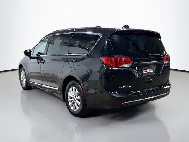 2017 Chrysler Pacifica Touring L CLEAN CARFAX!